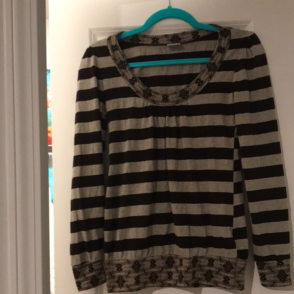 Buckle top